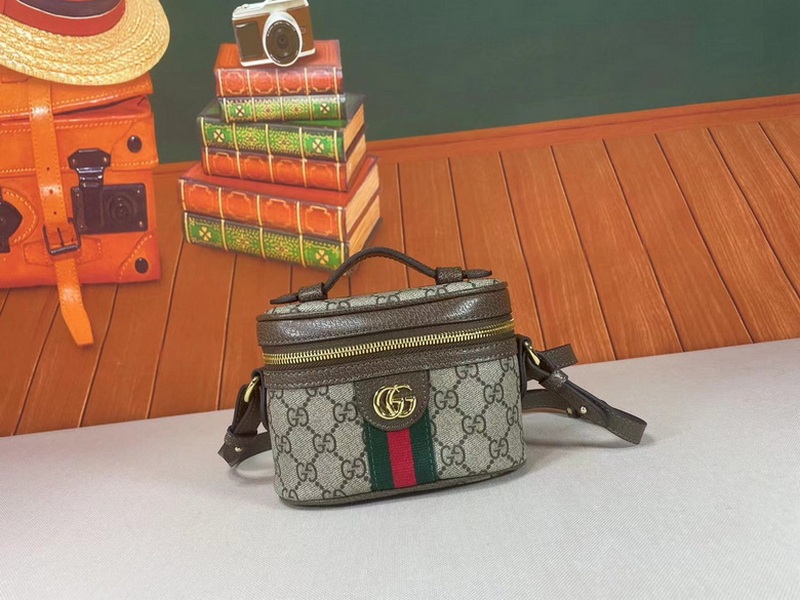 Gucci Handbags 47